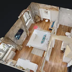 Chrysanta Apartment