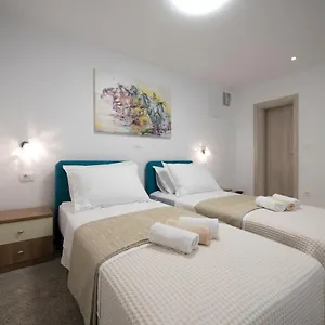 Maraton Apartment